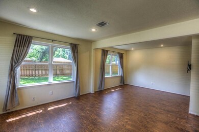 2303 Hialeah Dr, Houston, TX 77018 - photo 5