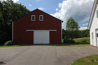 40'x40' Barn has had structural work...