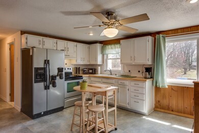 Kitchen with bow window