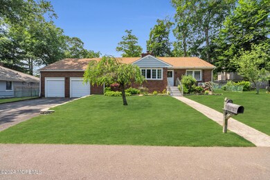 192 Pinecrest Rd, Oakhurst, NJ 07755 - photo 3