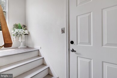 319 Moseby Ct unit H, Manassas Park, VA 20111 - photo 2