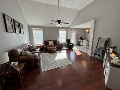 1071 Indian Springs Cir, Manchester, TN 37355 - photo 5