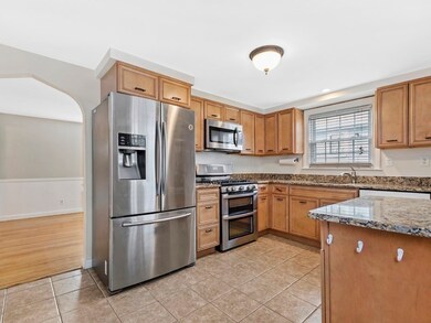 115 Albemarle Rd, Waltham, MA 02452 - photo 4