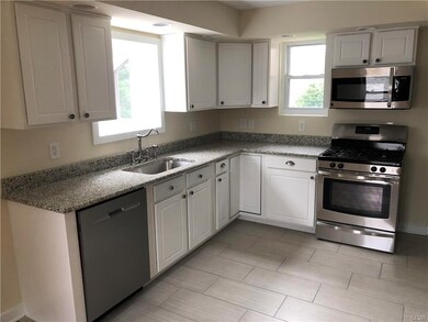 3052 W Livingston St unit 3056, Allentown, PA 18104 - photo 5