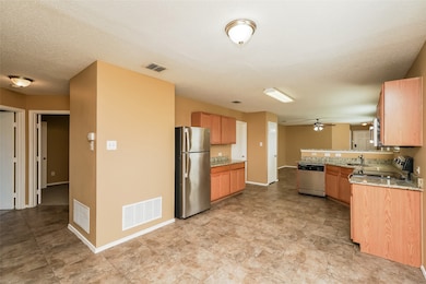 6709 Waterhill Ln, Fort Worth, TX 76179 - photo 5