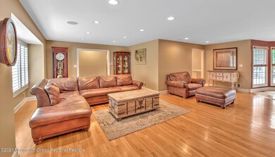 07-LIVING ROOM (2)
