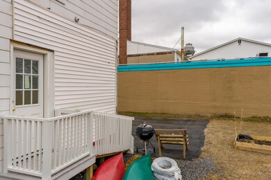 9 Dunlap St.