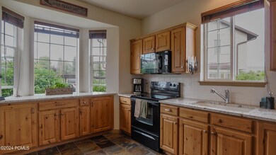892 E Hamlet Cir Midway-24