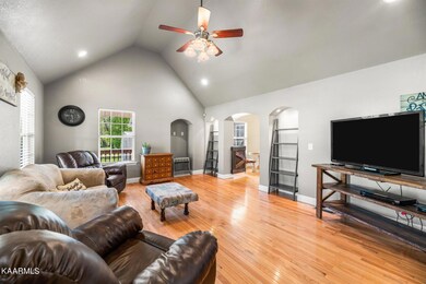 04-133-Elm-St-Decatur-TN-4