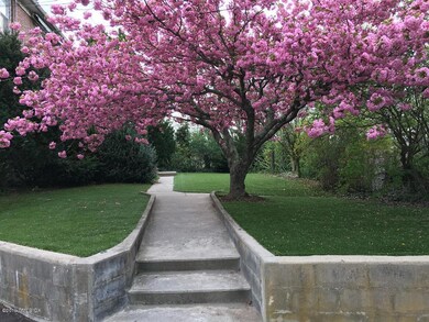 53 Moshier St unit B, Greenwich, CT 06831 - photo 2