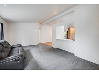 3921 Pacific Cir, Hubbard, OR 97032 - photo 4