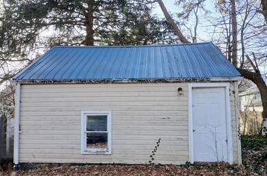 Exterior Garage 2
