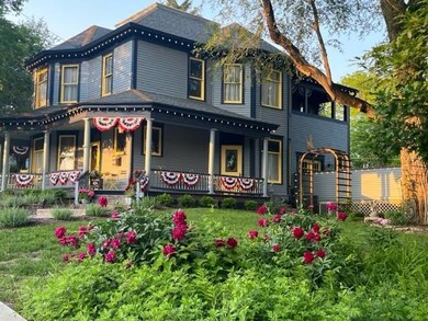 908 Washington St, Weston, MO 64098 - photo 2