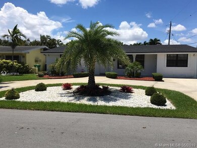 2636 Nassau Dr, Miramar, FL 33023 - photo 2