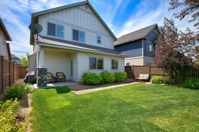 04 REAR 21400 Evelyn Pl