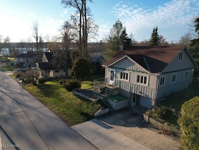 130 Clovercliff Dr, Chippewa Lake, OH 44215 - photo 2