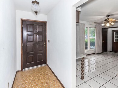 711 Valley Dr, Maryville, IL 62062 - photo 4