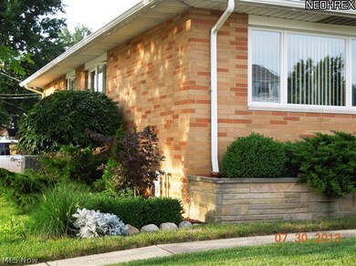 30835 Harrison Rd, Wickliffe, OH 44092 - photo 2