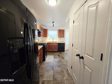 1504 Bill Mueller Place, El Paso, TX 79912 - photo 7