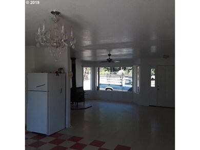 Living Room/Dining Room