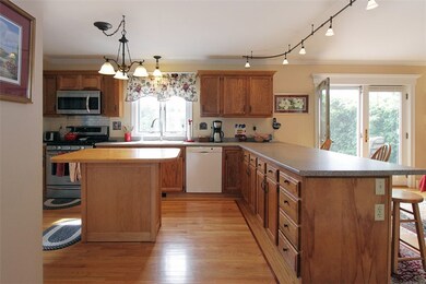 90 Morrison Ave, Middletown, RI 02842 - photo 7