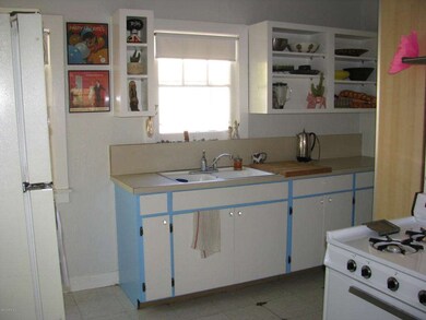 123 Kitchen 1