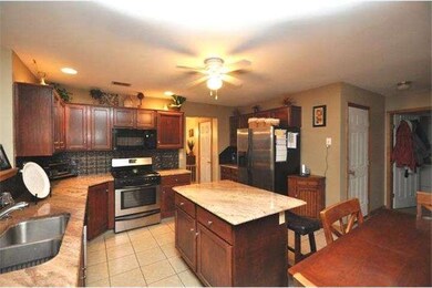 299 S Laurel Dr, Wind Gap, PA 18091 - photo 7