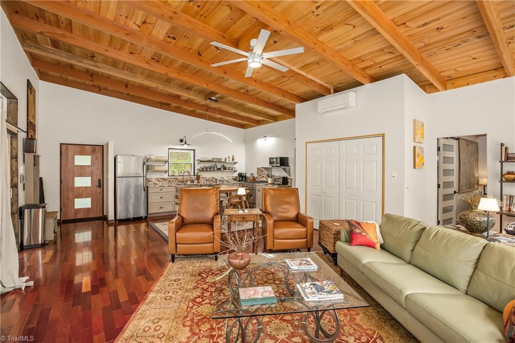 unlisted-address, Burnsville, NC 28714 - photo 6