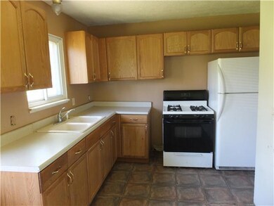 3312 Danbury Crossroad St, Lansing, MI 48911 - photo 2