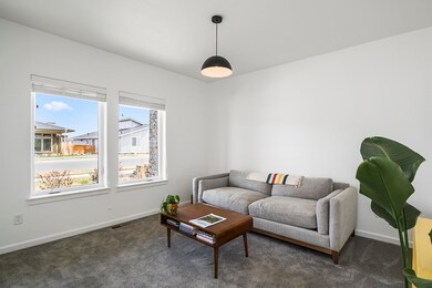 723 NW Rimrock Dr, Redmond, OR 97756 - photo 6