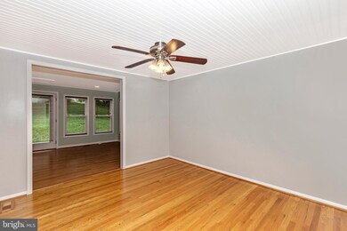 23725 Slidell Rd, Boyds, MD 20841 - photo 4