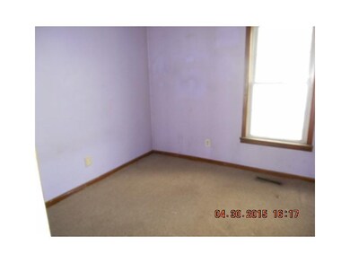 2111 E Lynn St, Anderson, IN 46016 - photo 4