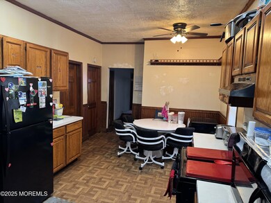 6 Kitchen