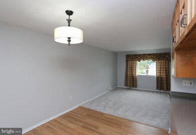 6112 Lori Ln, Elkridge, MD 21075 - photo 5