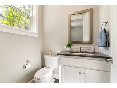 6435 Frost St, Lake Oswego, OR 97035 - photo 5