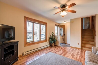 Foyer/living room