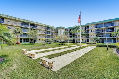 Hampton Gardens Condominium unit 106, Deerfield Beach, FL 33441 - photo 5