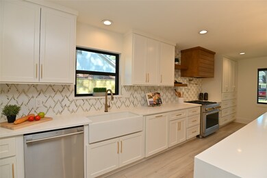 111 Plantation Rd, Houston, TX 77024 - photo 6