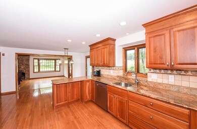 309 Hall St, Dunstable, MA 01827 - photo 6