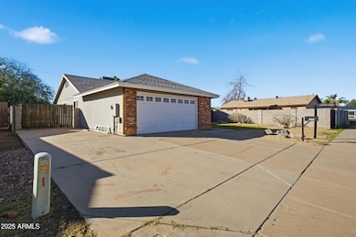 225 W Princeton Ave, Gilbert, AZ 85233 - photo 2