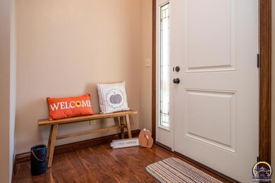 6024 SW 44th St, Topeka, KS 66610 - photo 4