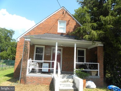 3908 Coach Ln, Suitland, MD 20746 - photo 2