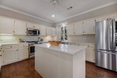 Stainless Steel Appliances, Quartz Countertops