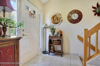38 Sweet Gum Rd Howell NJ-large-011-018-
