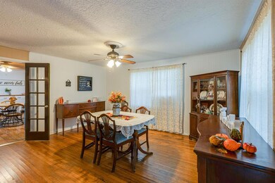 100 S Center St, Bonham, TX 75418 - photo 3