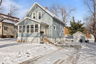 304 34th St NE, Cedar Rapids, IA 52402 - photo 2