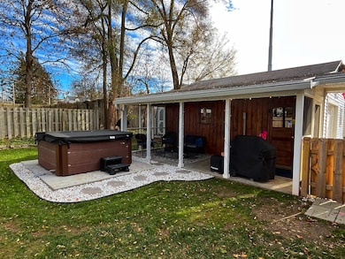 374 Elizabeth St, Rockford, MI 49341 - photo 5