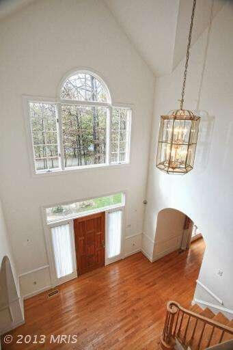 5722 Greenview Ln, Warrenton, VA 20187 - photo 3