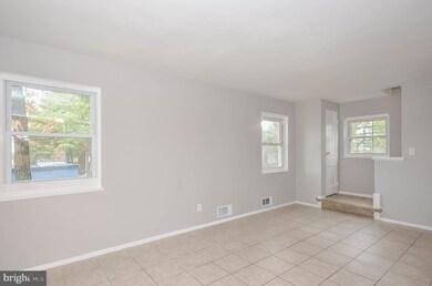 835 Berkshire Dr, Hyattsville, MD 20783 - photo 2