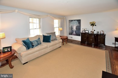 1917 Windmill Ln, Alexandria, VA 22307 - photo 2